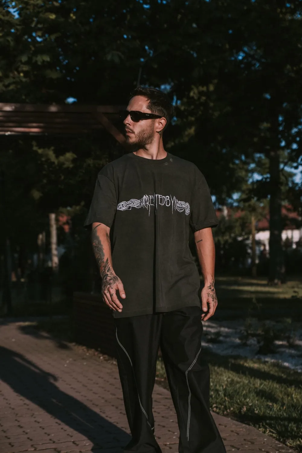 CREATEDBY Web of Chains tricou negru grafic
