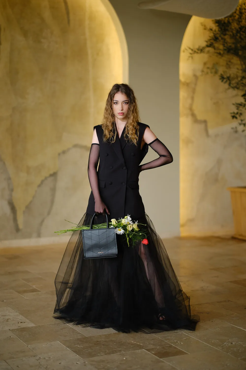 Dualitae Queen fusta neagra din tul midi