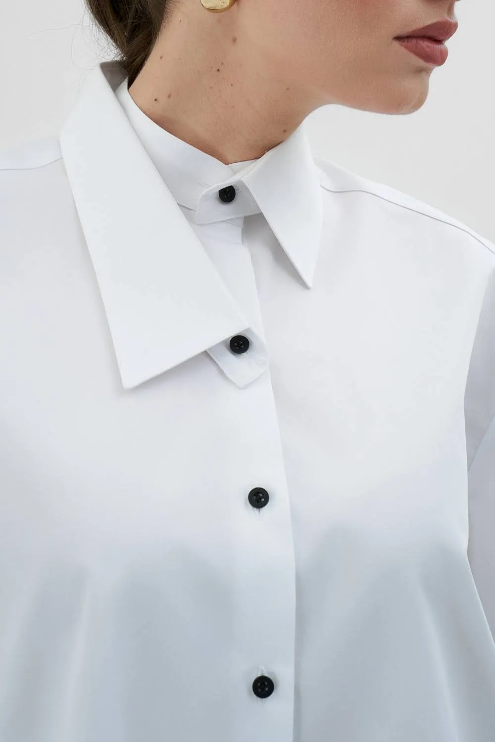 Dualitae THALIA camasa alba oversize bumbac cu nasturi negri