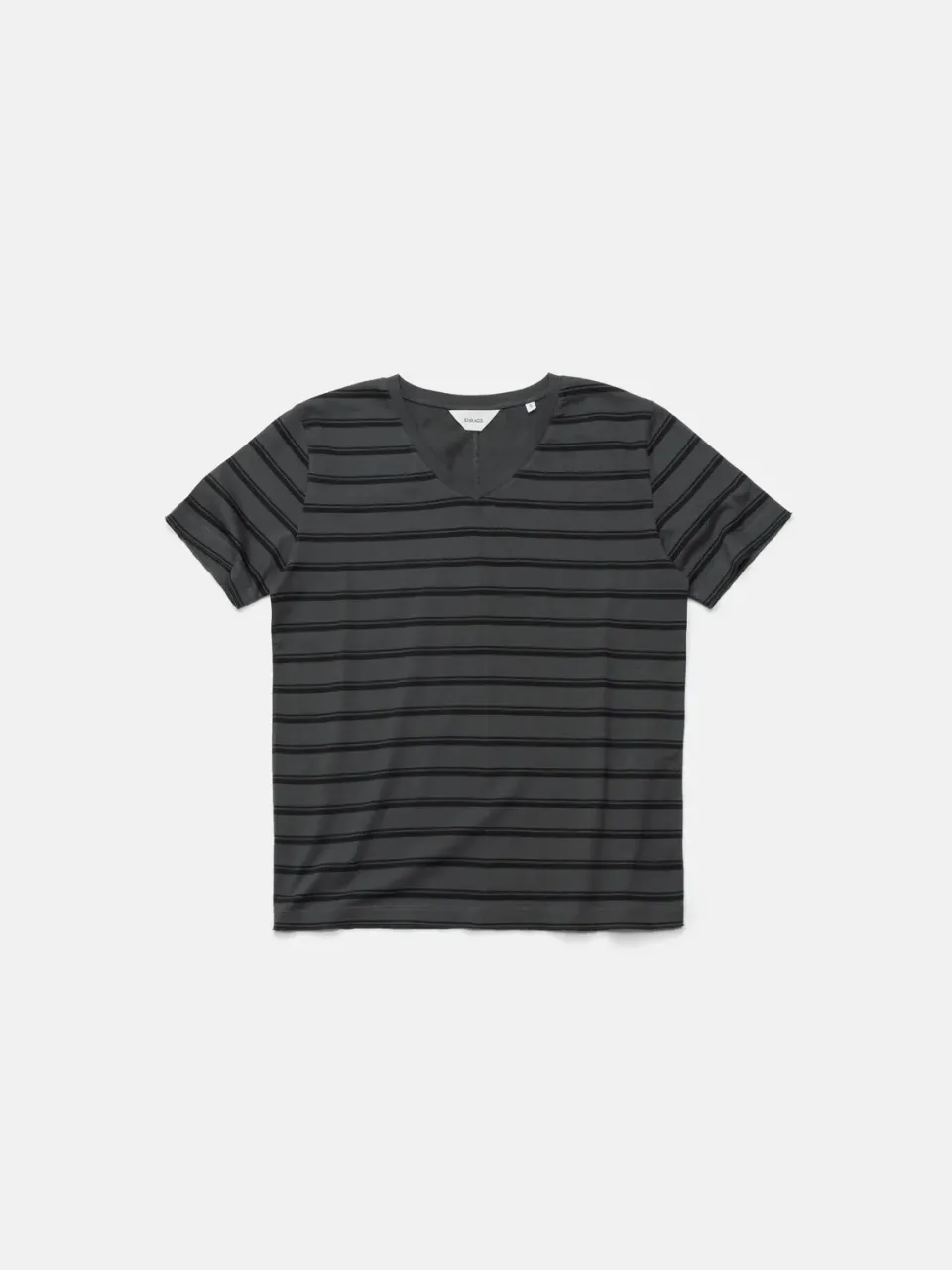 Enrage V-Neck Tee tricou negru cu dungi bumbac