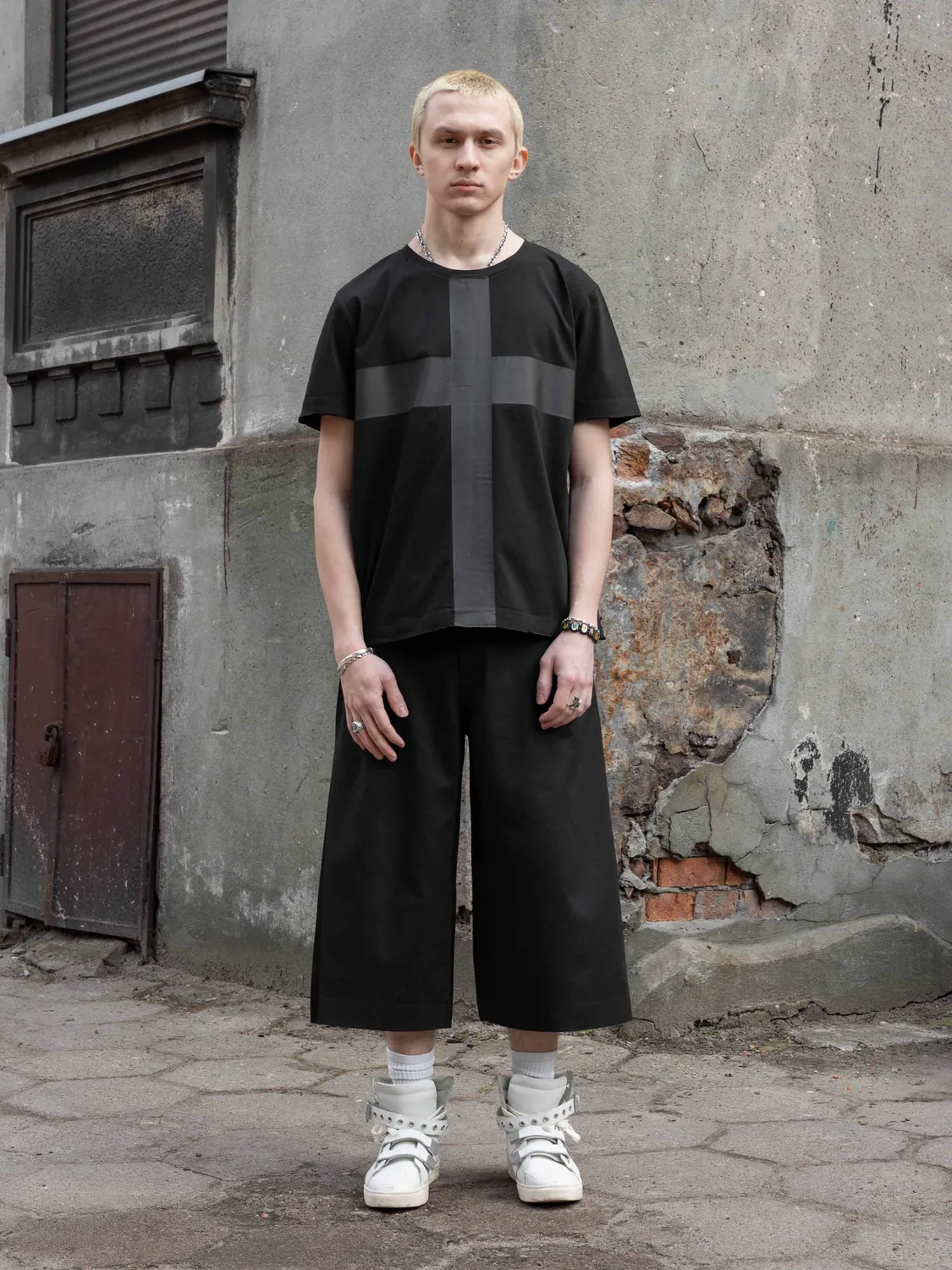 Enrage Worn Capri Pants pantaloni negri
