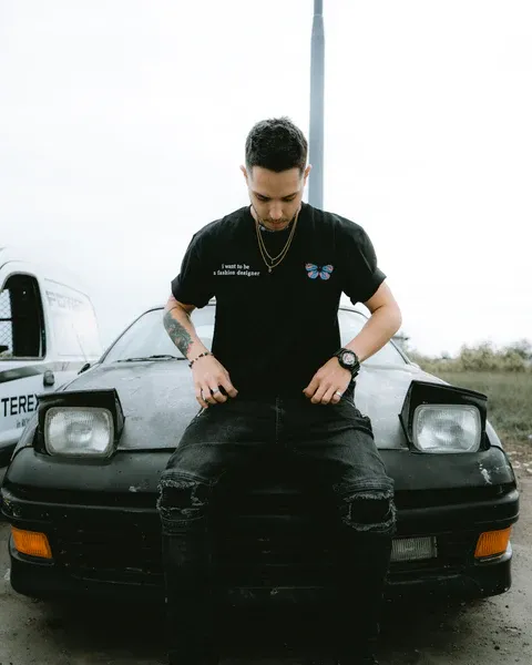 CREATEDBY Designer tricou heavy broderie fluture