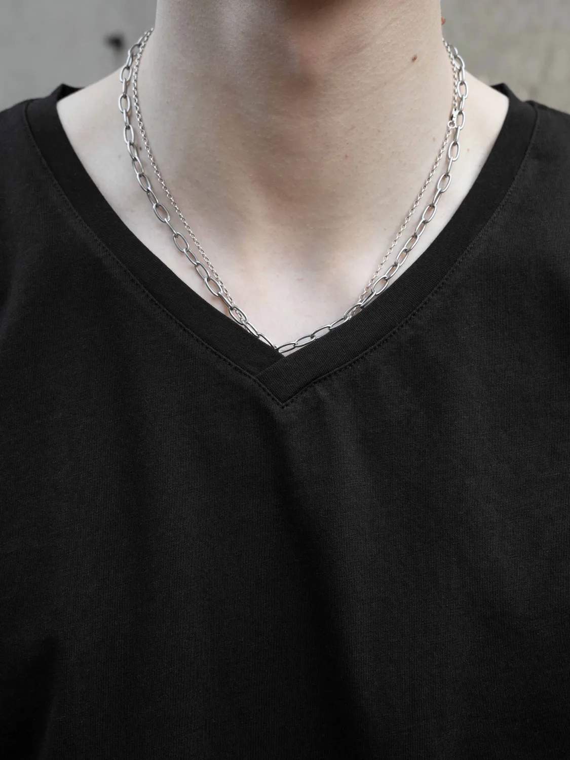 Enrage V-Neck Black tricou negru decolteu V bumbac