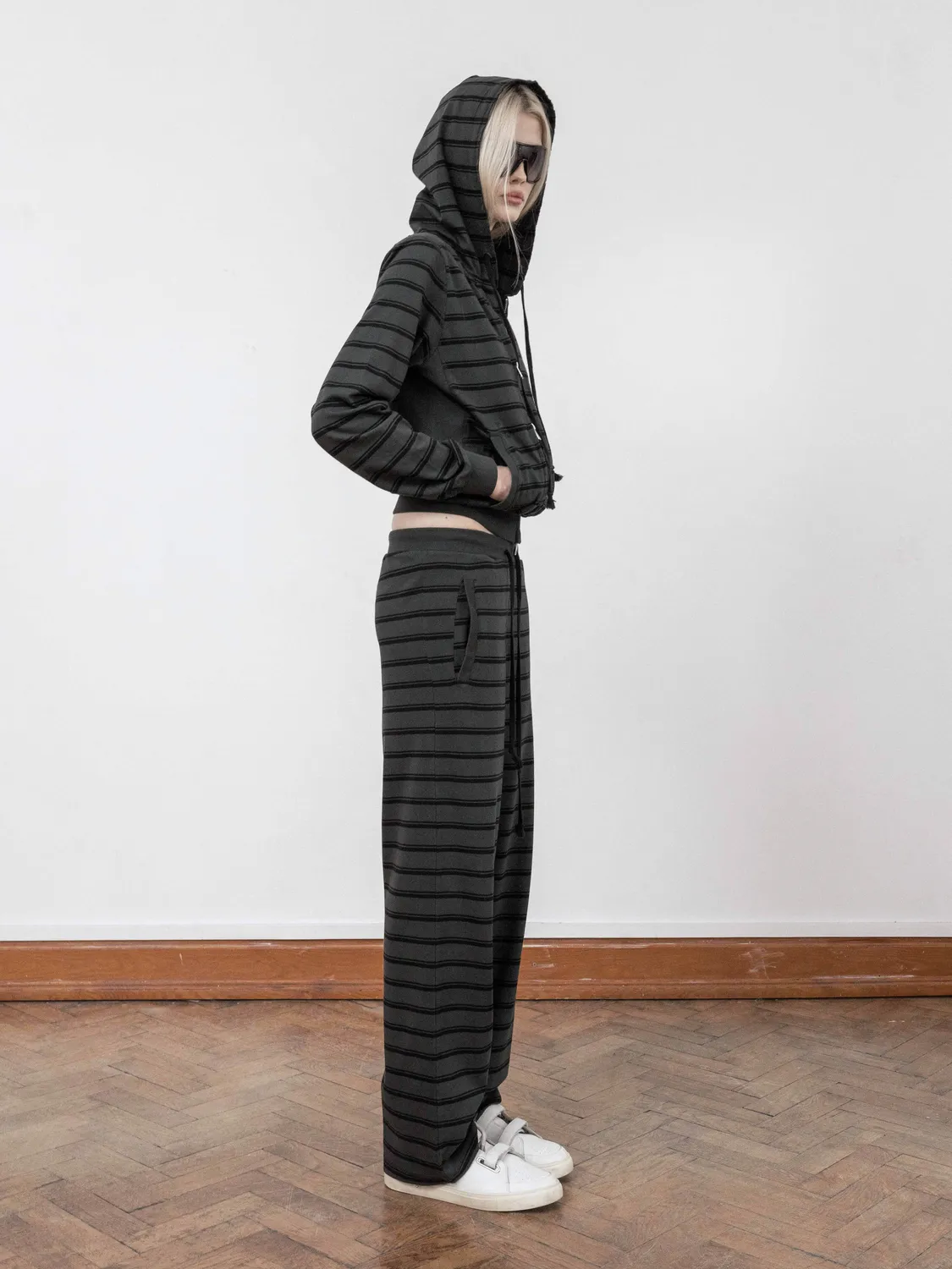 Enrage Slim pantaloni trening negri dungi bumbac
