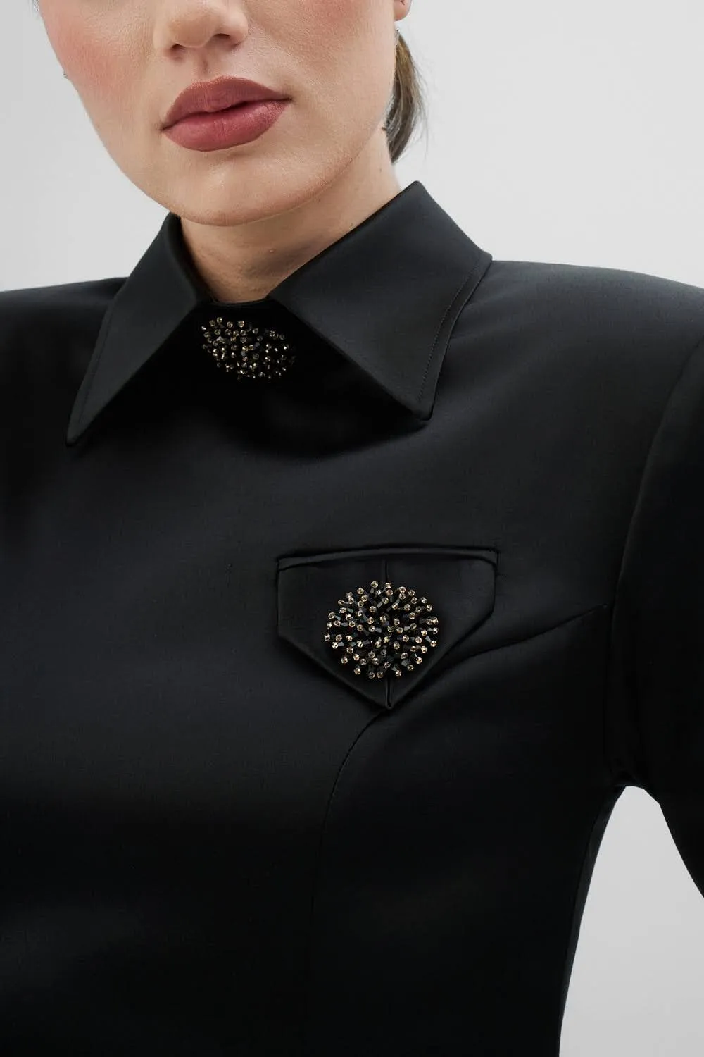 Dualitae RIN rochie neagra trena interior rosu