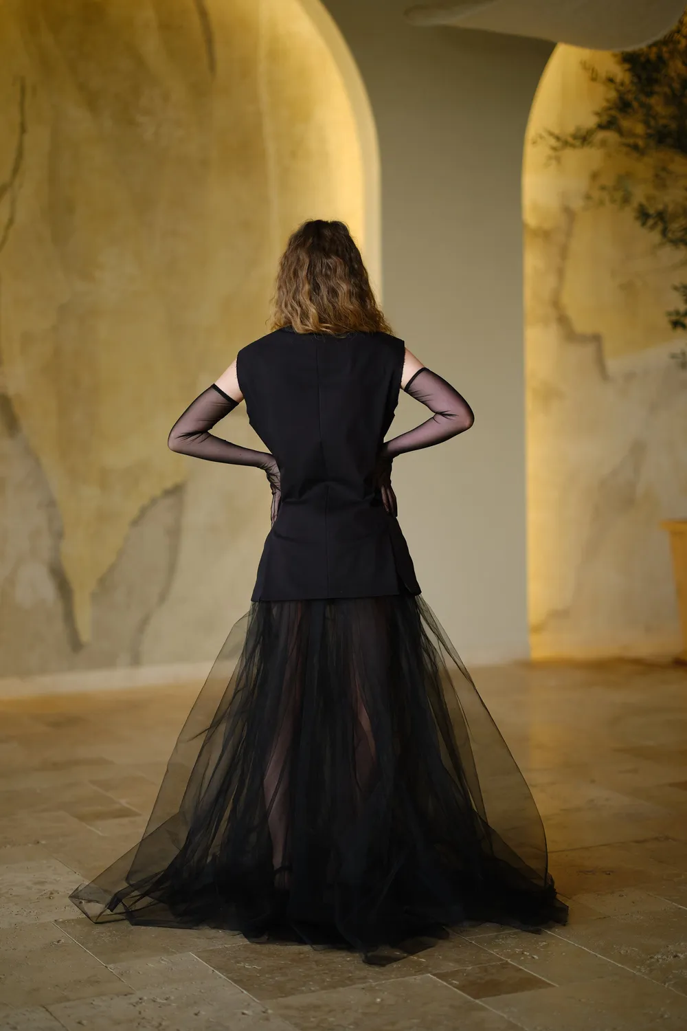 Dualitae Queen fusta neagra din tul midi