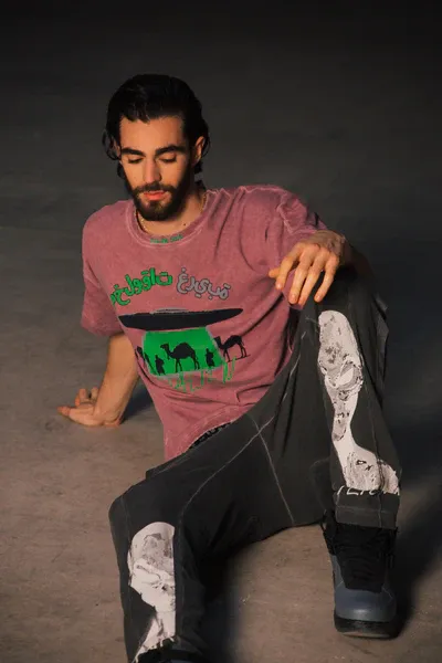 Createdby Saudi Arabi tricou mov vintage greu