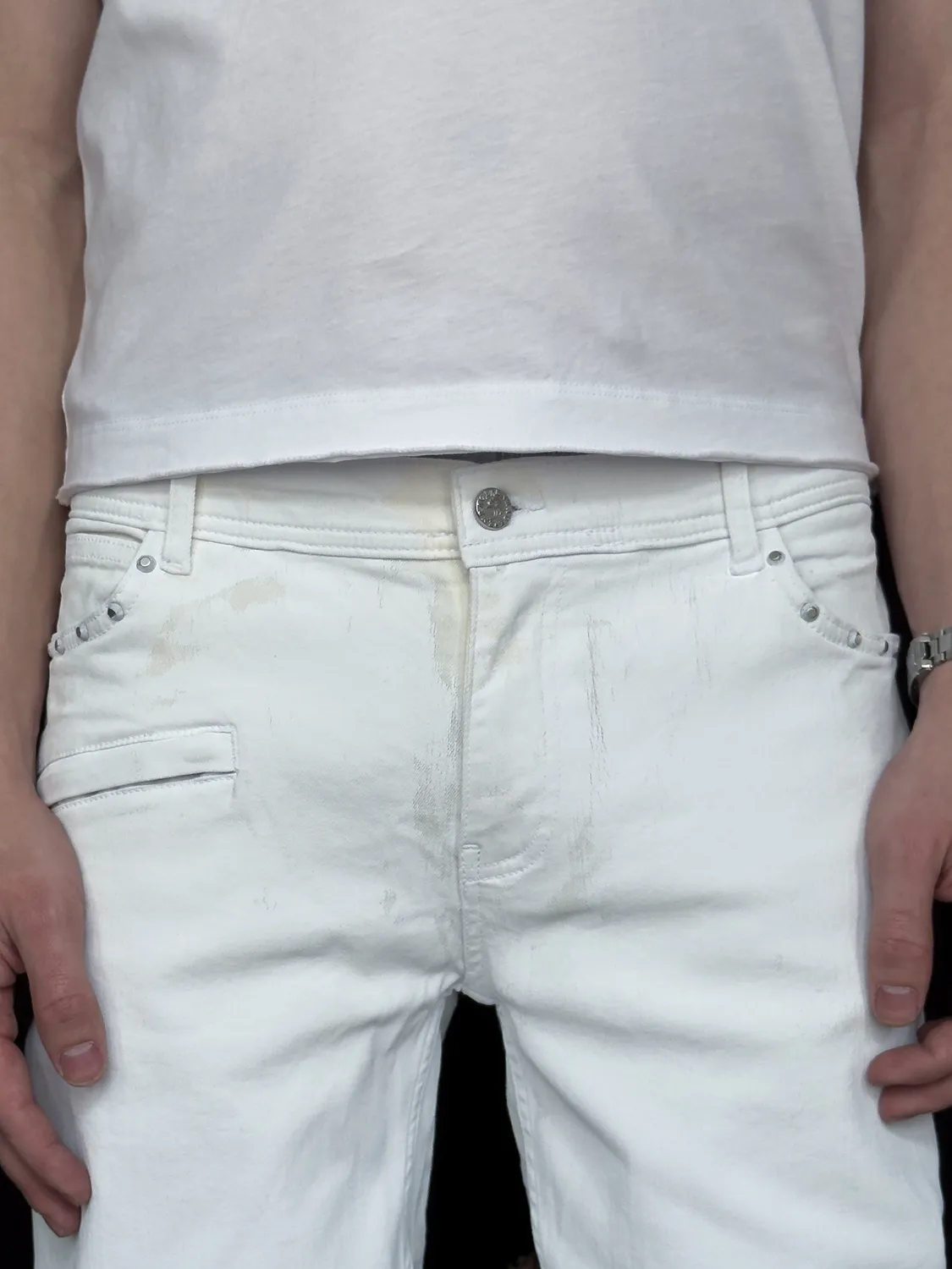 Enrage Flared Jeans blugi evazati albi cu vopsea
