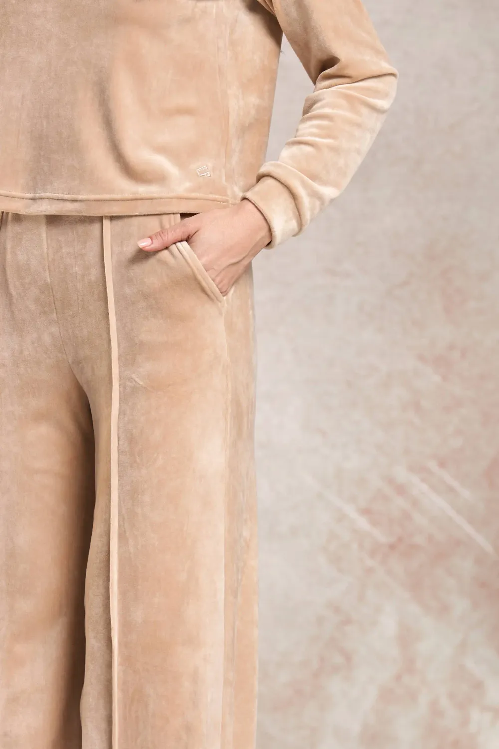 Grama Shop Fit Larg trening bej cu croi larg