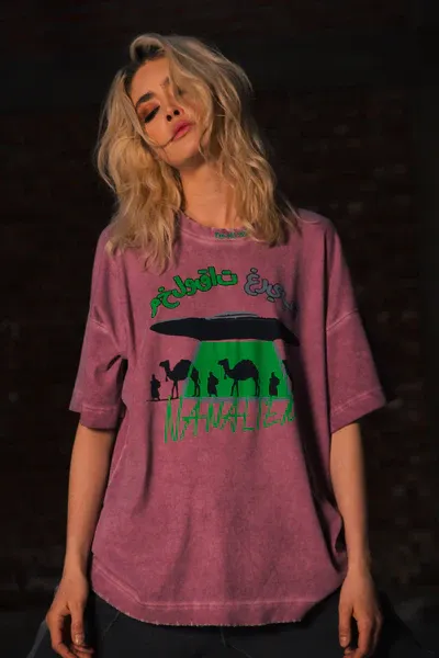 Createdby Saudi Arabi tricou mov vintage greu