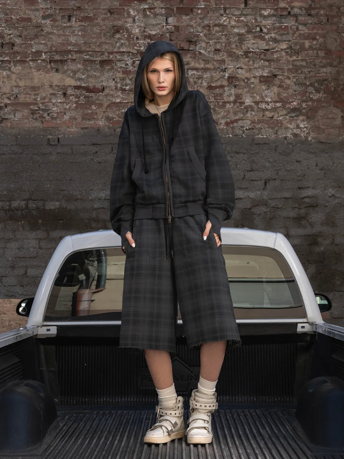 Enrage Maxi Shorts sort negri carouri bumbac