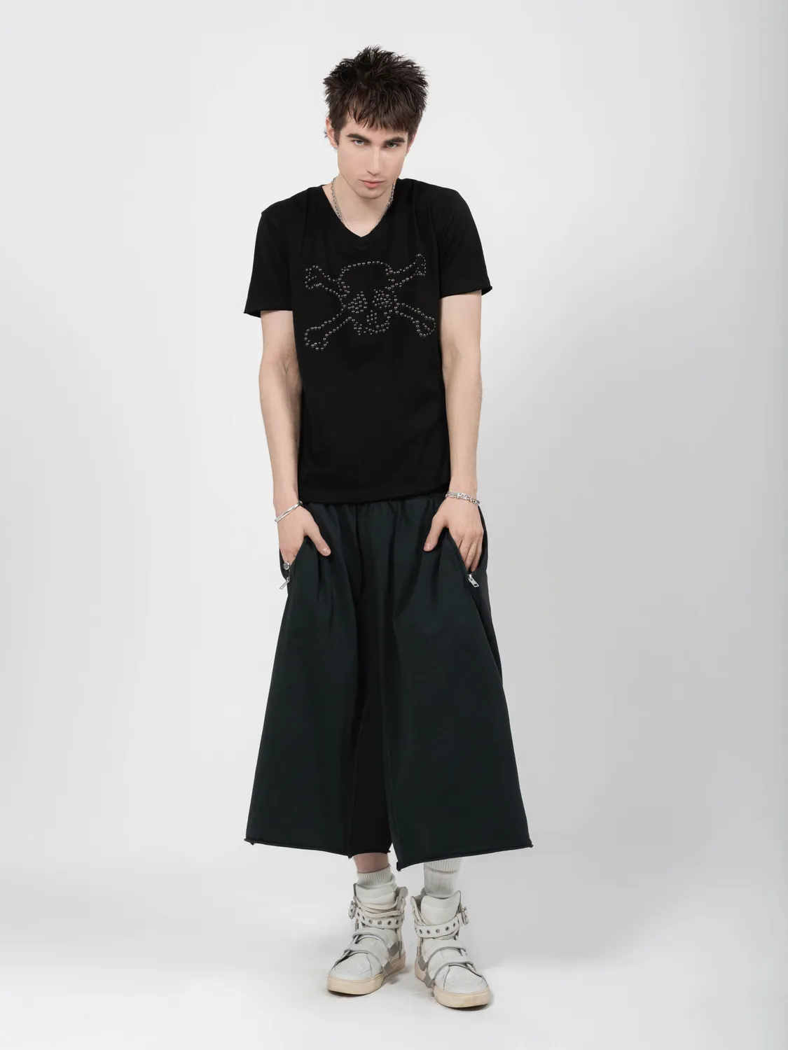 Enrage V-Neck Tee tricou negru cu tinte