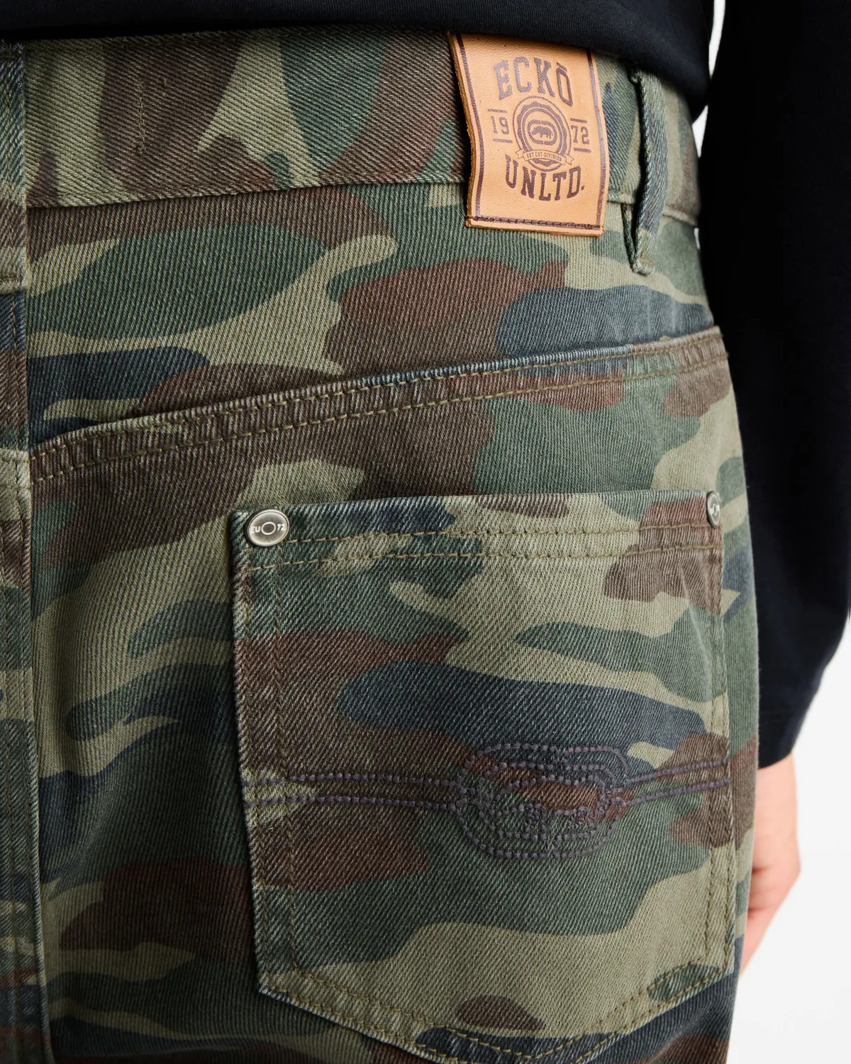 Ecko Red Surplus blugi cargo camuflaj negru