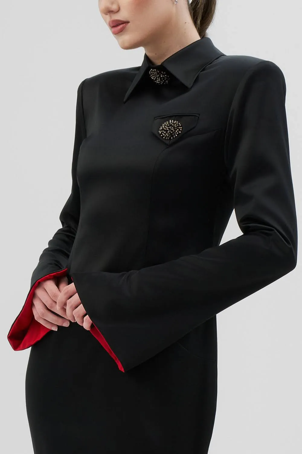 Dualitae RIN rochie neagra trena interior rosu