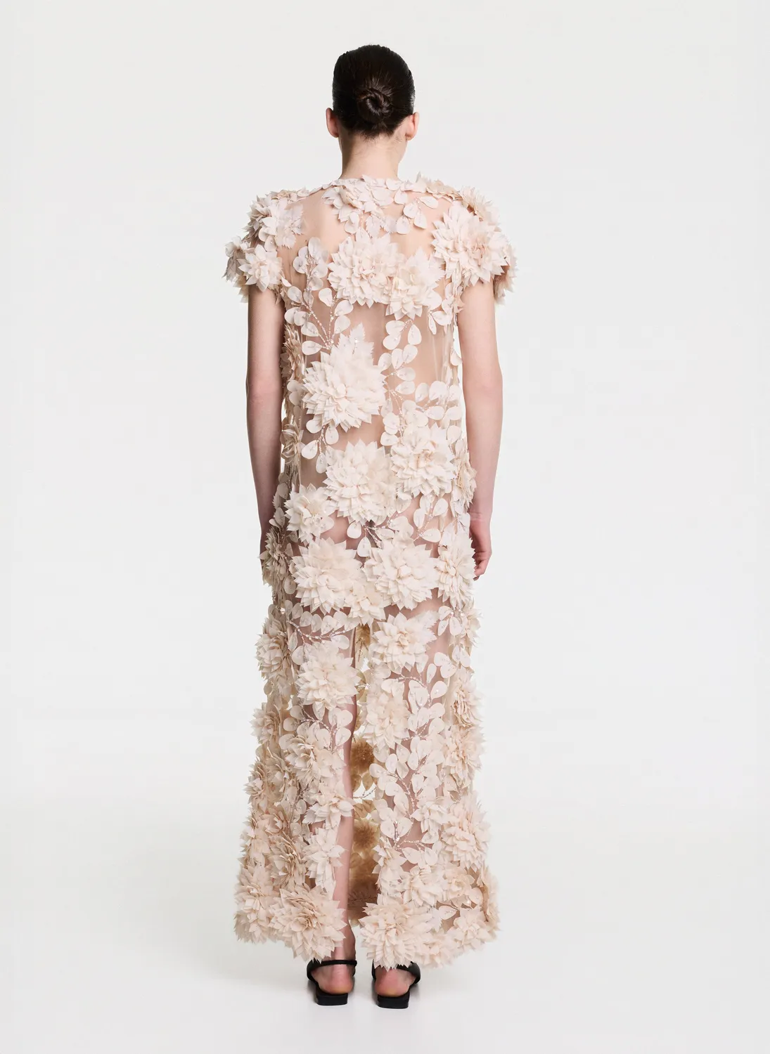 Dualitae rochie lungă florală din șifon dusty pink brodată