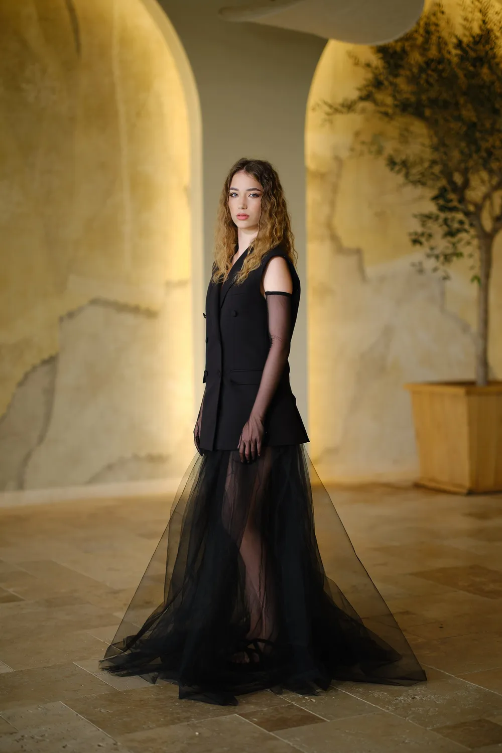 Dualitae Queen fusta neagra din tul midi