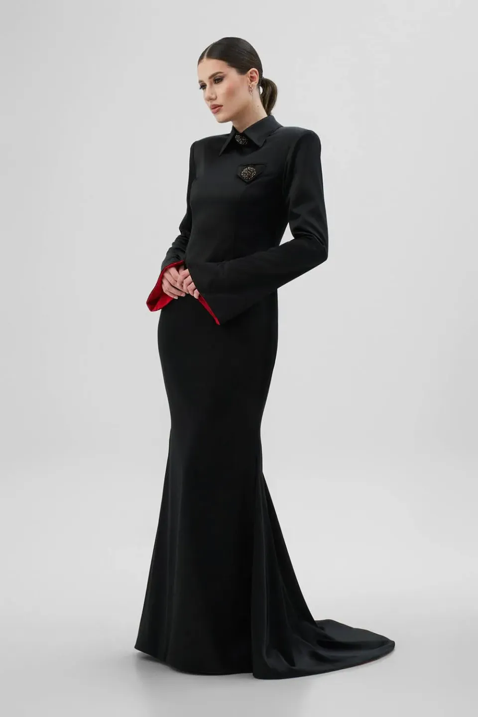 Dualitae RIN rochie neagra trena interior rosu
