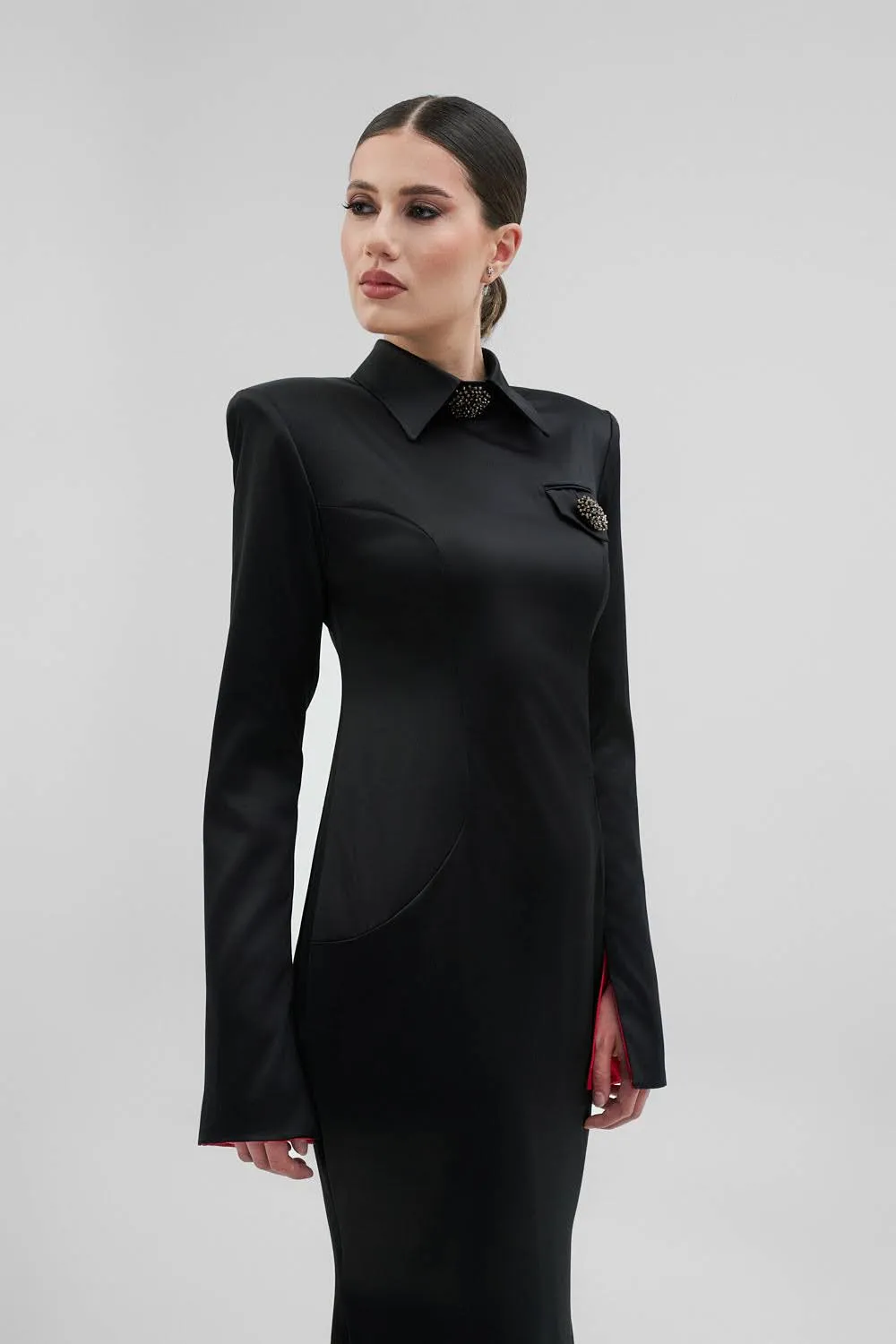 Dualitae RIN rochie neagra trena interior rosu