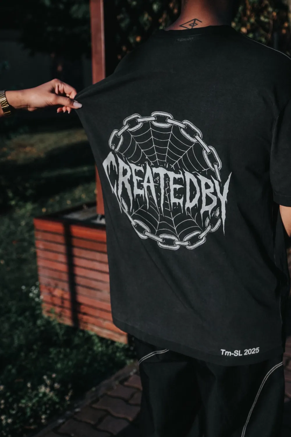 CREATEDBY Web of Chains tricou negru grafic
