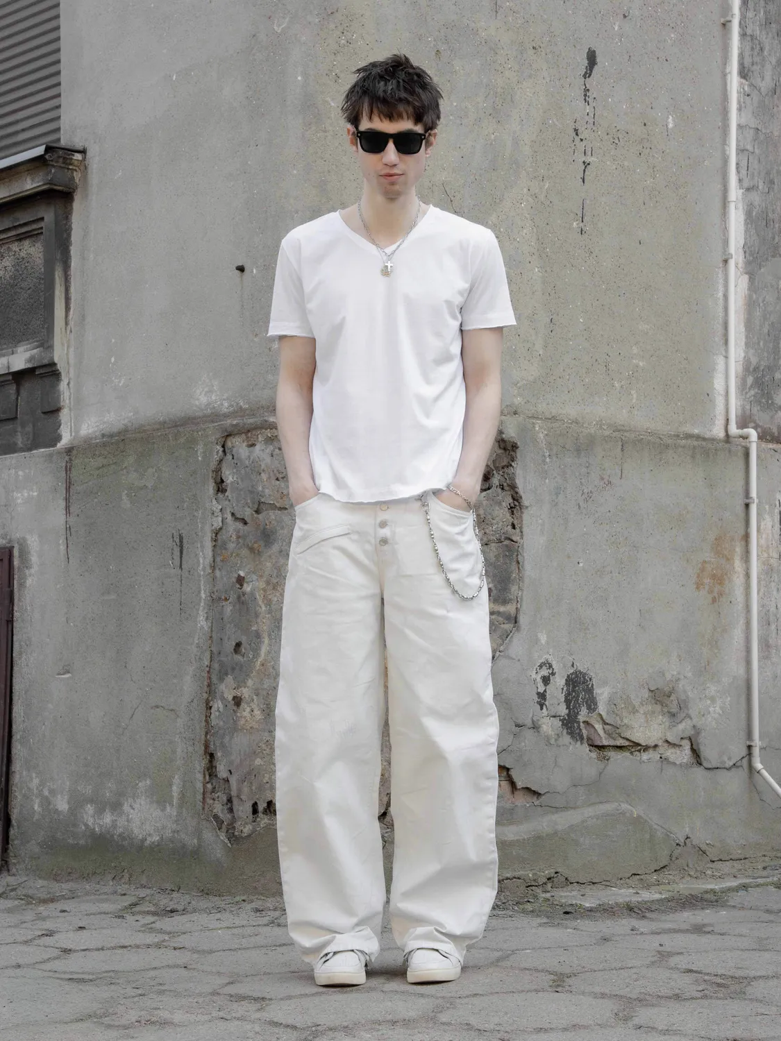 Enrage V-Neck White tricou alb decolteu V bumbac