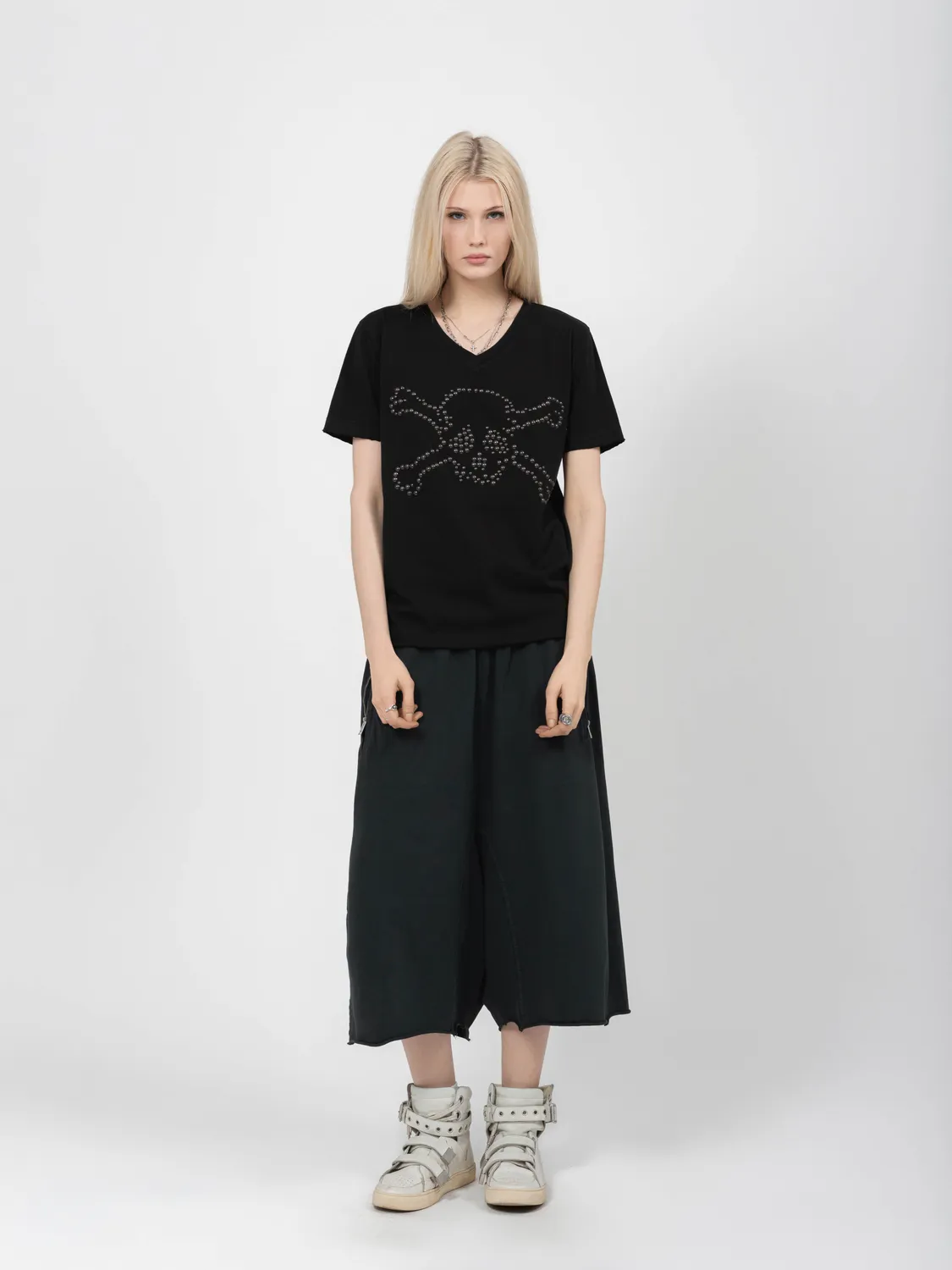 Enrage V-Neck Tee tricou negru cu tinte