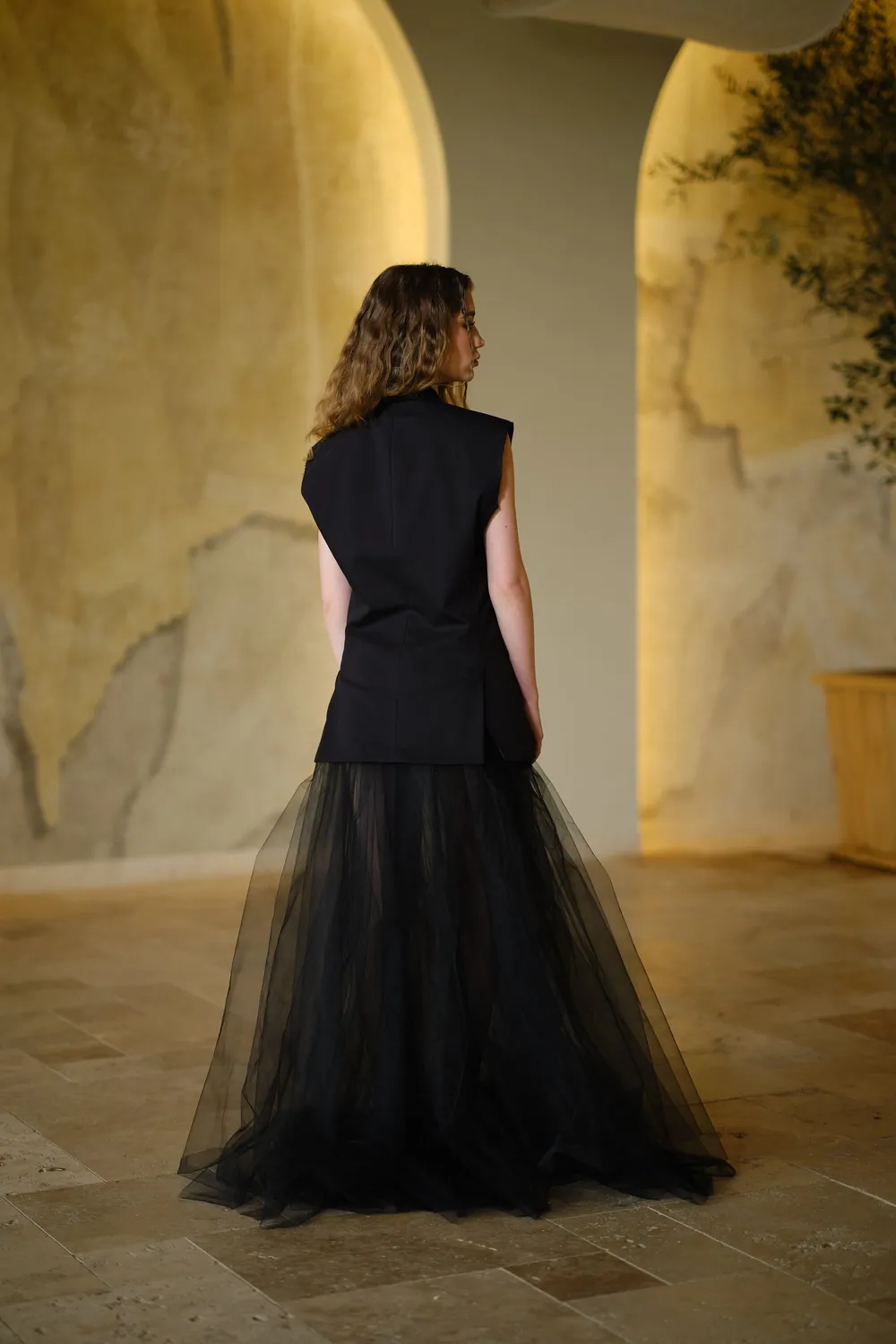 Dualitae Queen fusta neagra din tul midi