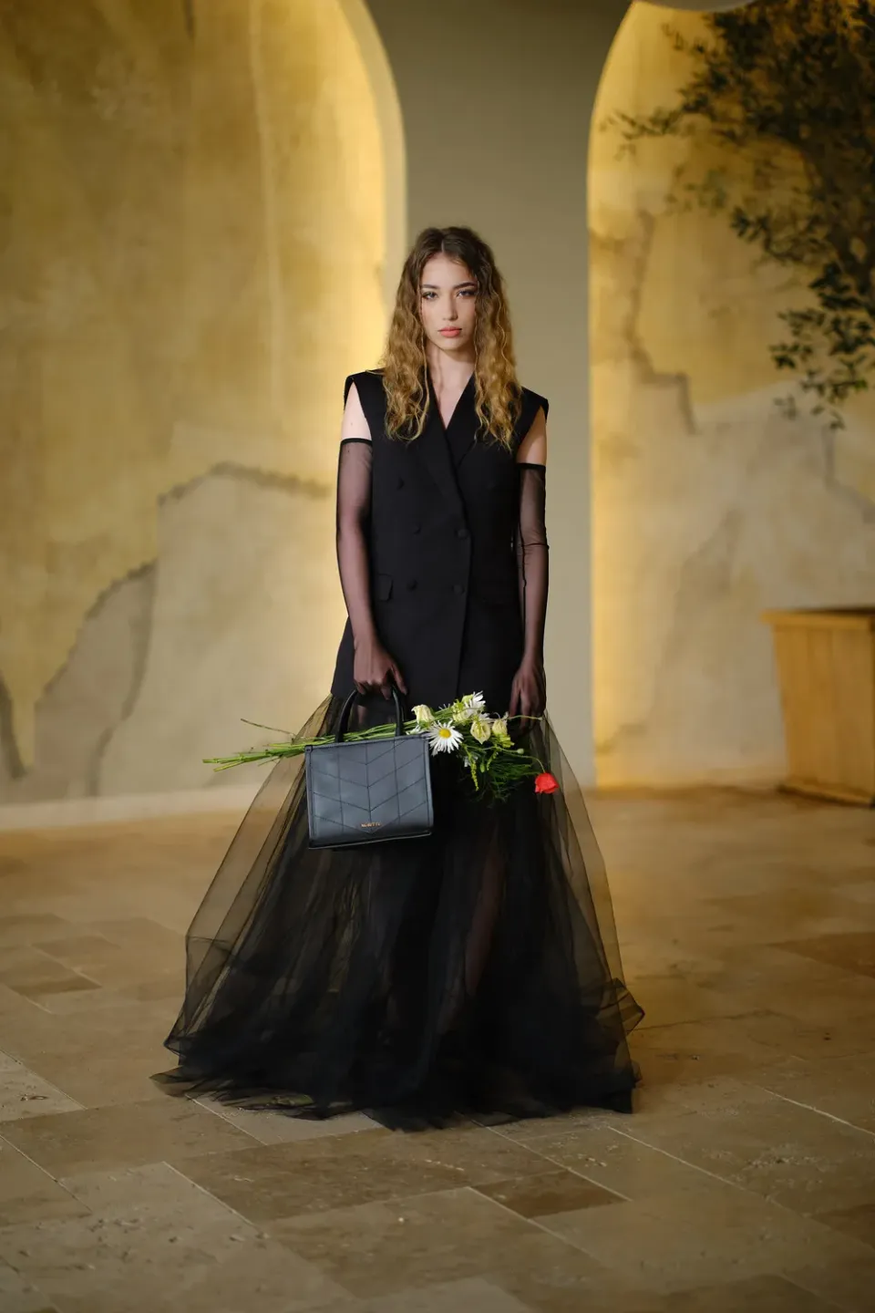 Dualitae Queen fusta neagra din tul midi